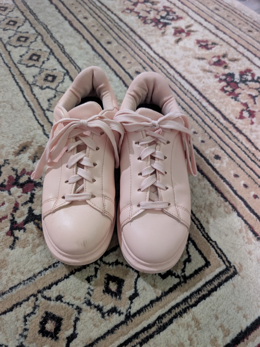 Women’s Casual Lace-Up Sneakers in Light Pink